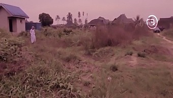 Amateur Fulani Babe Receives 100k From Oga Bang For Car Blowjob