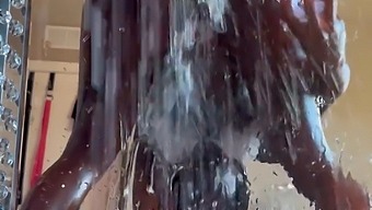I Momenti Più Intimi Di Esha Mae: Una Collezione Di Orgasmi Esplosivi E Squirting Bagnato