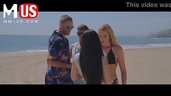 Morgan Lee And Khloe Kapri Sing And Fuck With Big Cocks In Hd